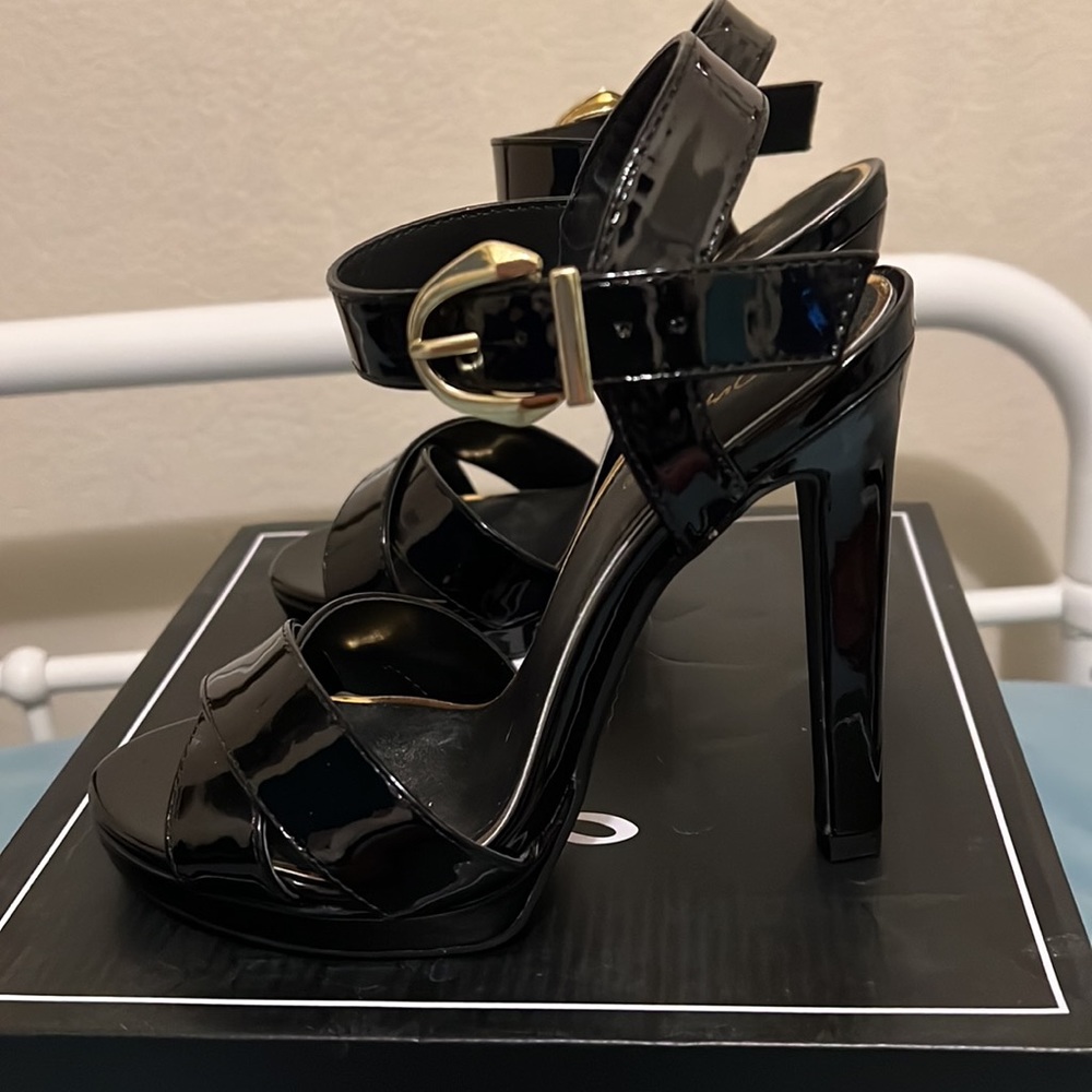 Heels 👠 - Picture 2 of 2